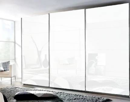 Dulap cu usi glisante KULMBACH 361x229x62cm alb alpin/ 3 usi sticla alba configurabil  